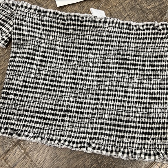 Me to We Black and White Checkered Crop Top - Picture 2 of 5